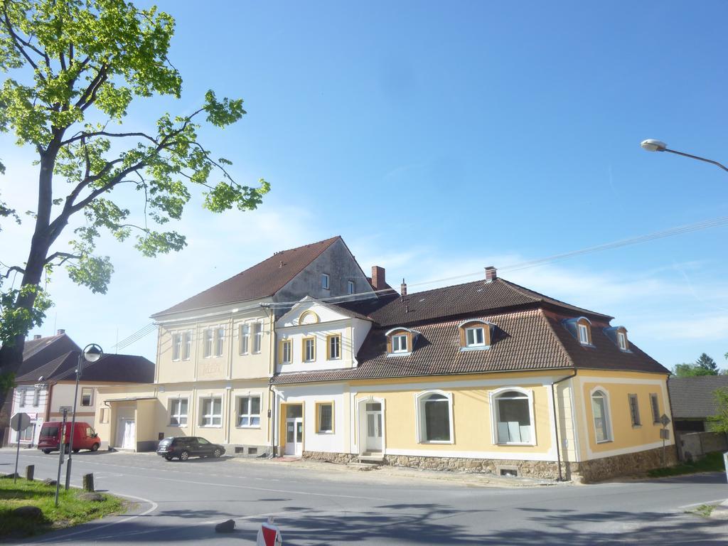 Guest House U Zlateho Jelena Žinkovy 外观 照片